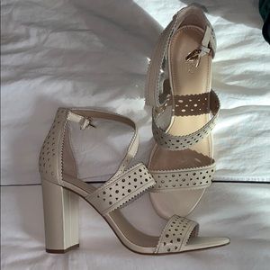 NWT BOTKIER CREAM WEDGE SANDALS